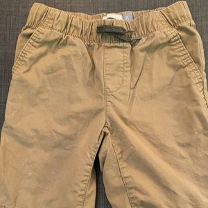 Boys Old Navy khaki shorts